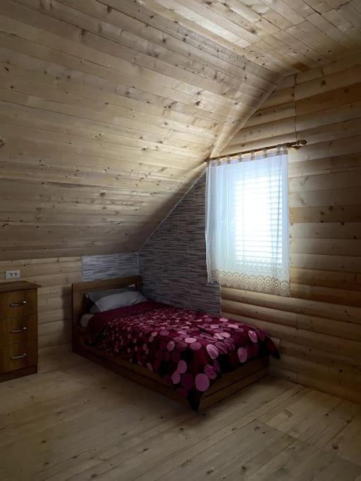 Vita Guesthouse Bajram Curri エクステリア 写真